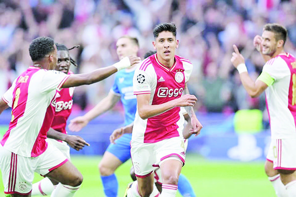 Anota Edson Álvarez con Ajax en la Champions