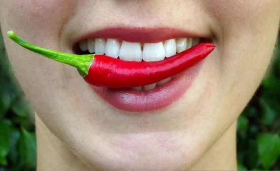 Comer chiles rojos podría prevenir la obesidad según estudio