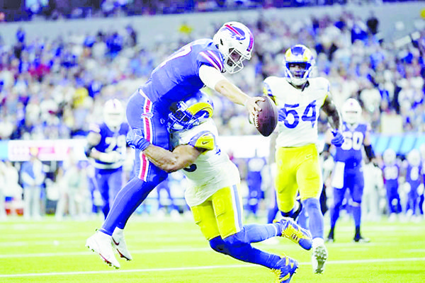 Exhiben Allen y Bills a los campeones Rams