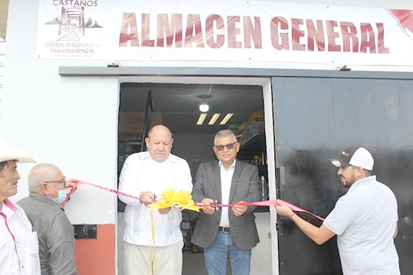 Inaugura Castaños Almacén General