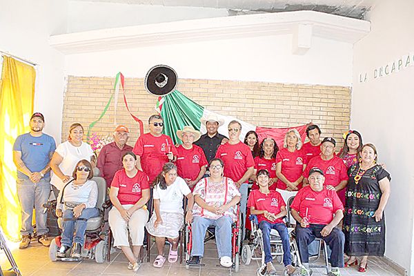 Festejan DIF Independencia con grupo de discapacidad