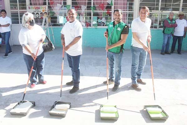 “Colorean” en San Buena primaria “Año de Juárez”