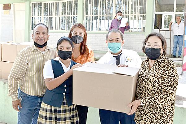 Apoyan a estudiantes afectados por lluvias