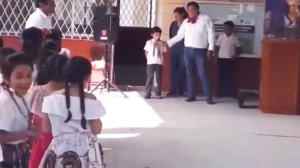 VIDEOS. «¡Viva su jefa!», «¡Viva México 3 veces!»; así han sido los «tropiezos» al dar el Grito de Independencia