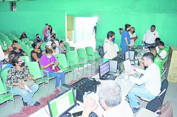 Llevan trámites a bajo costo a sede de la 147