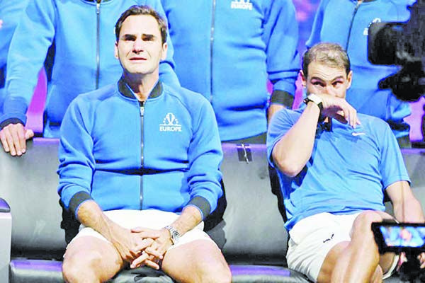 Roger Federer dice adiós al tenis acompañado de Rafa Nadal