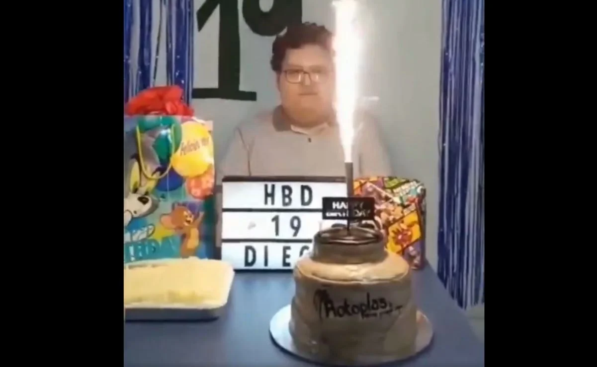 Con pastel en forma de tinaco, joven regio festeja cumpleaños con temática «sin agua»