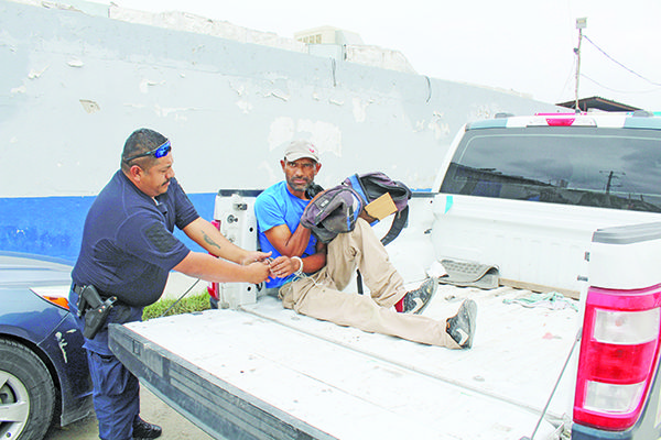Husmea en casas y acaba en prisión