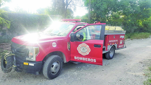 Reportan olores fétidos en casa abandonada