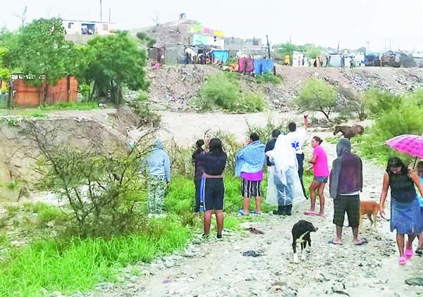 Casas a punto de desbarrancar