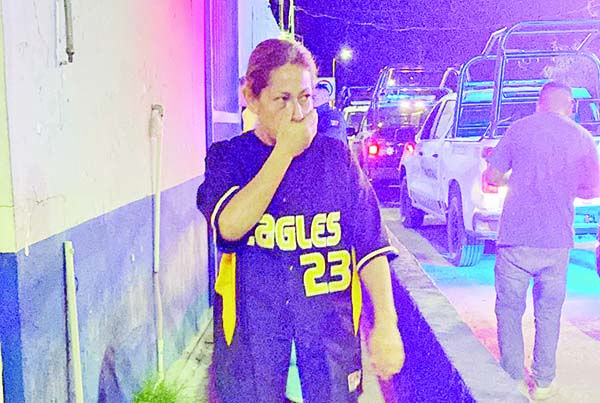 Pareja la deja bañada en sangre