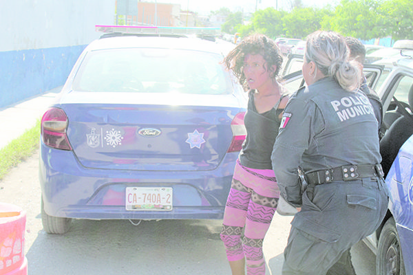 Enferma mental agrede a personas