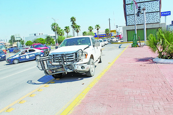 Chocan trocas frente al “rallador”