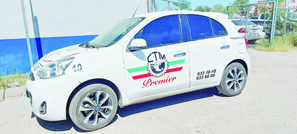 Asaltan tienda y huye en un taxi