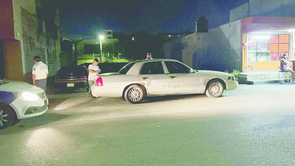 Termina parranda chocando automóvil