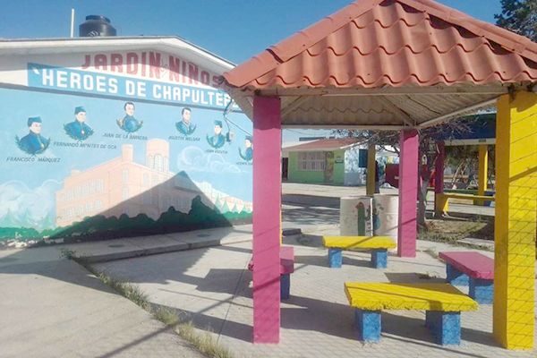 Soluciona Beto Villarreal necesidades en escuelas