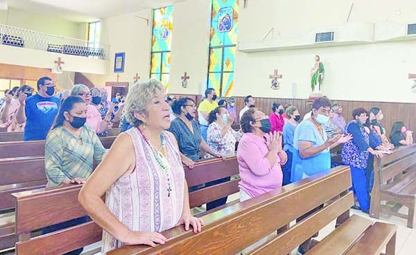 Mucha la fe… pero mejor cubre-bocas