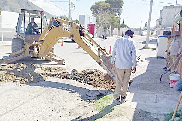 Reemplaza las tomas SIMAS de 4 Ciénegas