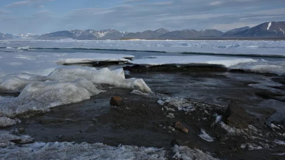 Descubren que la «isla más septentrional del mundo» no es tierra firme: resulta ser un iceberg cubierto de grava