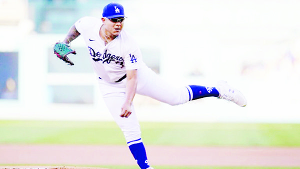 JULIO URÍAS VUELVE A BRILLAR; DODGERS VAPULEAN A PADRES