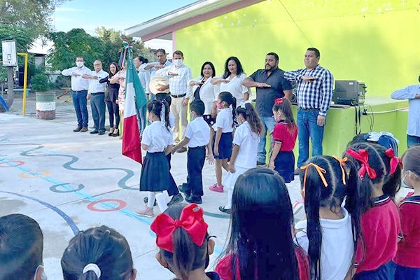 Entrega Hugo obras a J.N Miguel Hidalgo