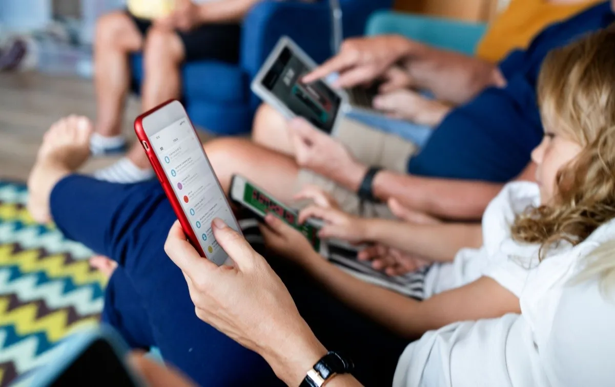 Menores enganchados a las redes: ¿qué pueden hacer las familias?