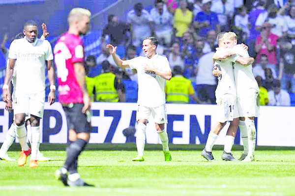 Remonta Real Madrid y mantiene paso perfecto