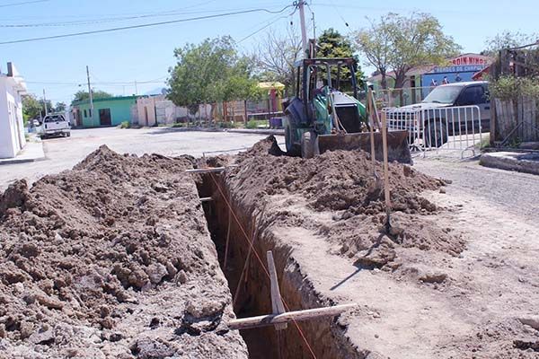 Aplican recarpeteo en Cuatro Ciénegas