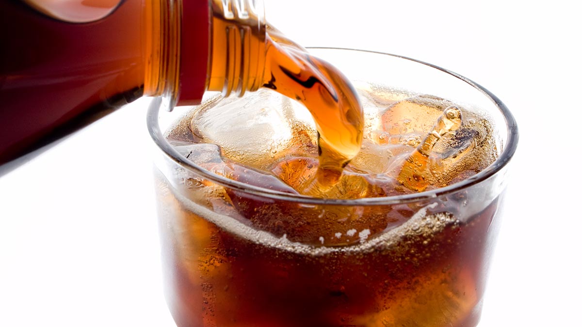 ¿Un refresco de cola para el susto? Piénsalo dos veces, advierten especialistas de la UNAM