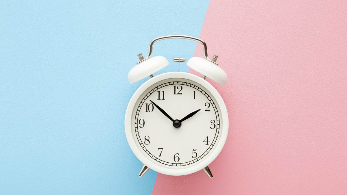 ¿Cuándo inicia el horario de invierno 2022, se adelanta o atrasa el reloj?