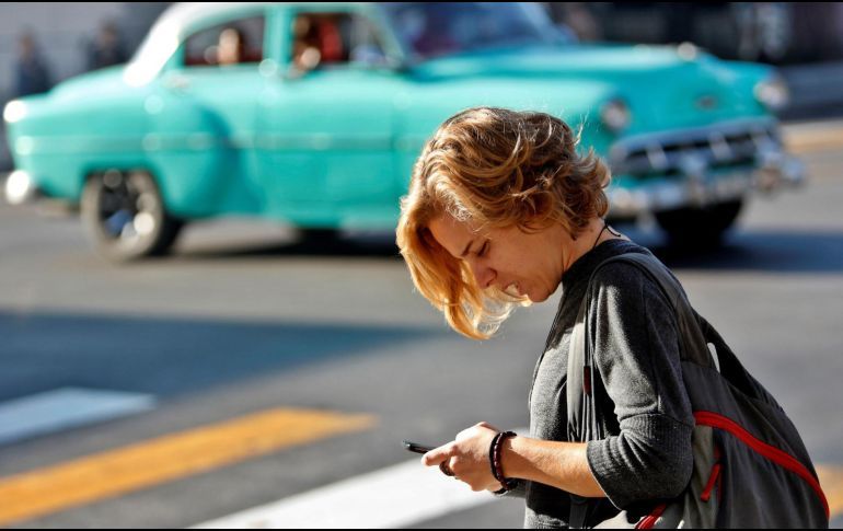 Cómo afectan las ondas electromagnéticas del celular al cuerpo