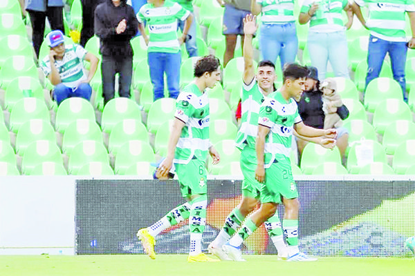 Logra Santos importante triunfo en casa ante Necaxa