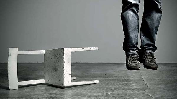 Suspenden programa para prevenir suicidio