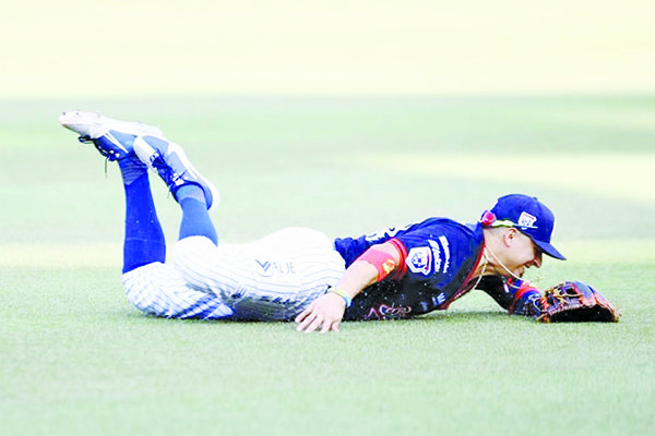 Se caen Sultanes y Leones les empatan la Serie del Rey