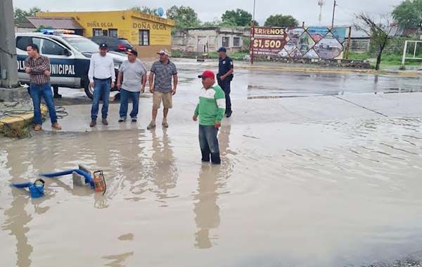 Drenan agua para despejar el tráfico
