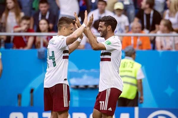 Ven Chicharito y Vela posible que México sea campeón mundial
