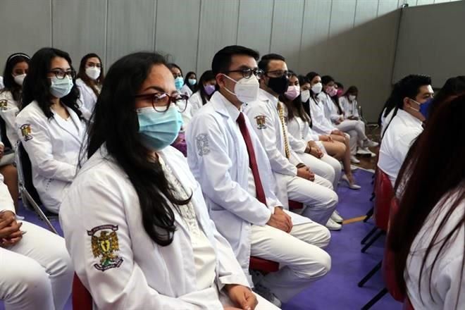 Padecen estudiantes de medicina por falta de insumos médicos