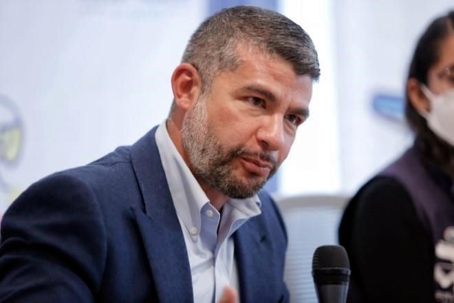 ‘No daré declaraciones’, dice Tabe sobre su papá