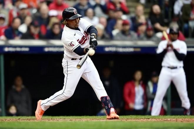 Pega Cleveland primero en Ronda de Comodines