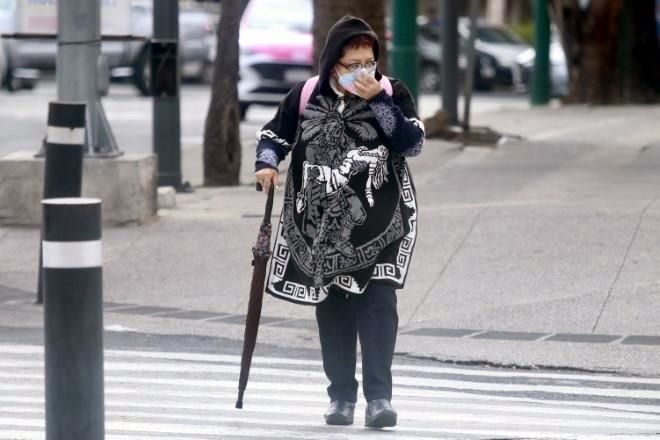Prevén frío, lluvias y bancos de niebla para mañana