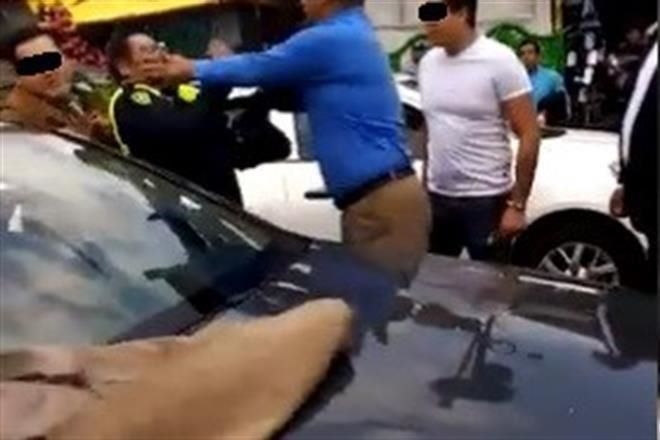 Agreden a policías de Tránsito en Venustiano Carranza
