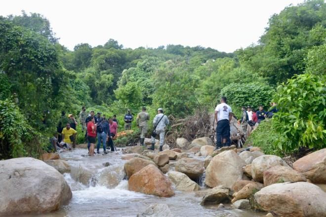 Hallan una mujer muerta por lluvias en Acapulco