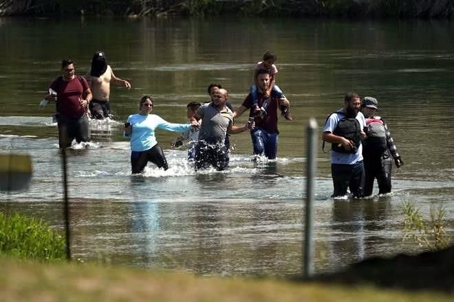 Alista EU programa para reducir cruce ilegal de venezolanos