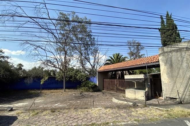 Logran vecinos suspensión de obra dentro de Chapultepec