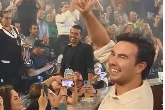 Aplauden a Checo Pérez en el Palenque