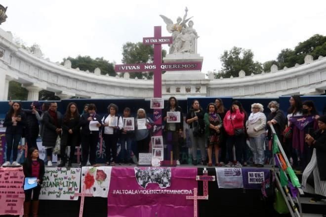 Colocan ofrenda a víctimas de feminicidio y piden justicia
