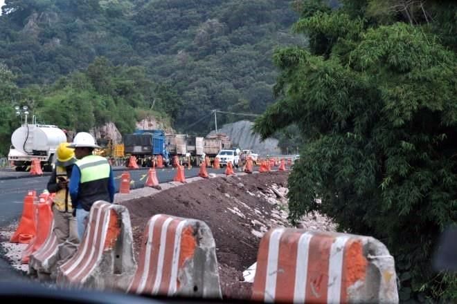 Pega a Tepoztlán obra carretera