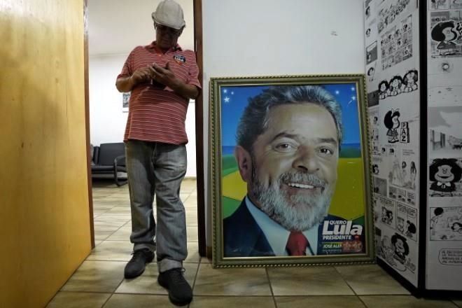 Bombardea desinformacióna electorado en Brasil