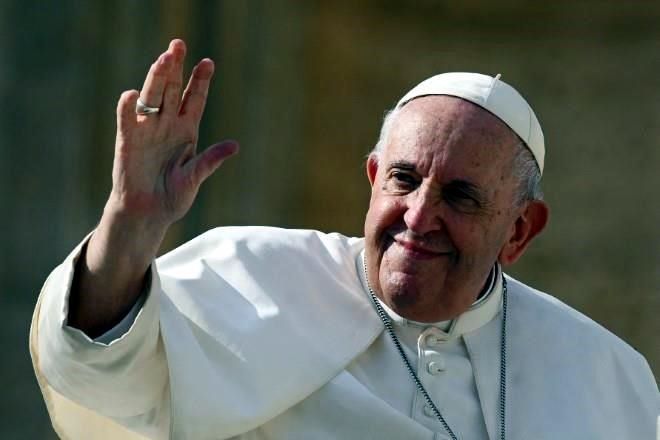 Papa pide a religiosos no caer en ‘tentación’ de pornografía