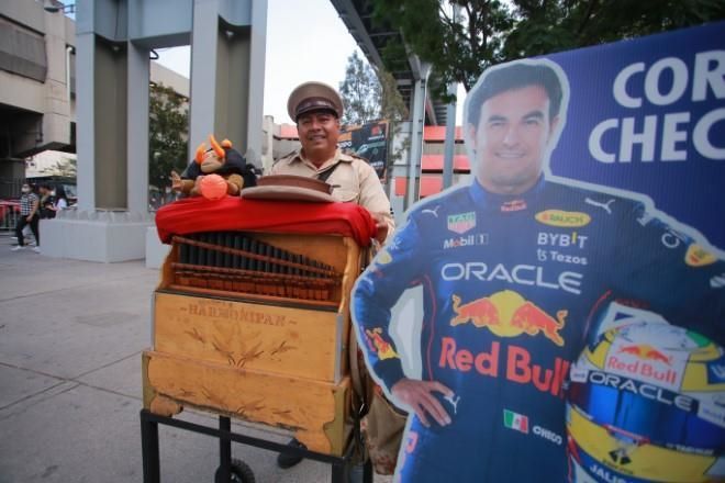 La ‘Checomanía’ anda con todo en el GP de Ciudad de México
